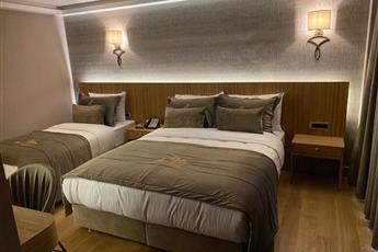 Lady Diana Hotel