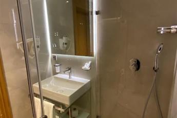 Lady Diana Hotel
