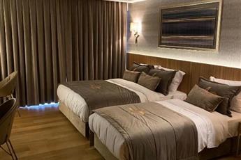 Lady Diana Hotel