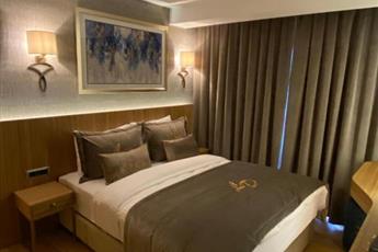 Lady Diana Hotel