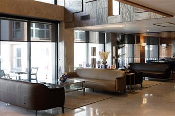Lady Diana Hotel