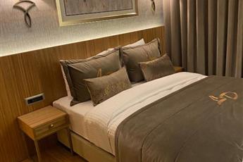 Lady Diana Hotel