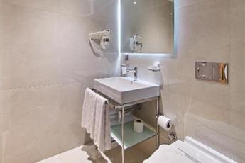 Lady Diana Hotel