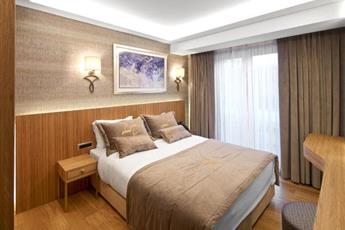 Lady Diana Hotel