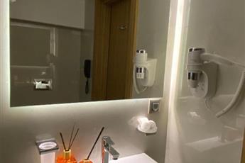 Lady Diana Hotel