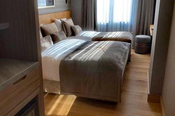 Lady Diana Hotel