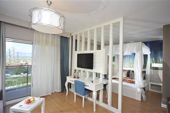 Lake & River Side Hotel & Spa