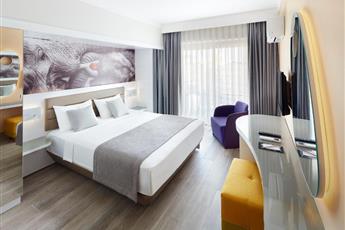 Lalila Blue Suites
