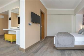 Lalila Blue Suites