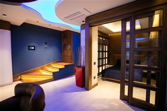 Lalila Blue Suites