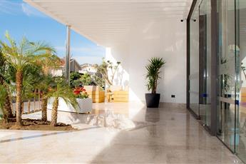 Lalila Blue Suites