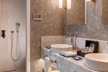 Lara Barut Collection 5*