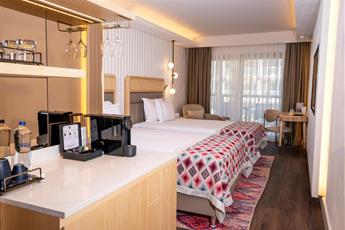 Lara Barut Collection 5*