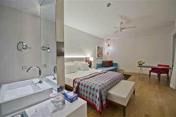 Lara Barut Collection 5*