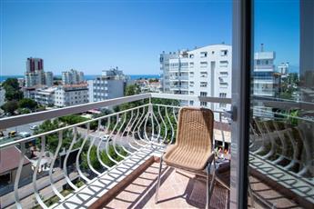 Lara Dinc Hotel