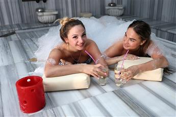 Lara Dinc Hotel