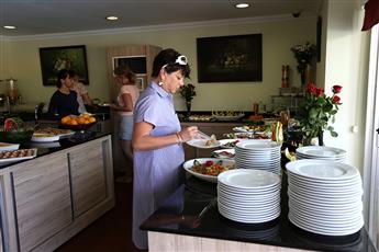 Lara Dinc Hotel
