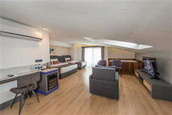 Laren Sea Side Hotel Spa