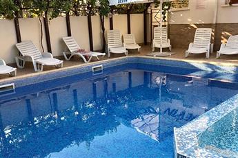 Larisa 1&2 Hotel 3* Larisa 1&2 Hotel 3*