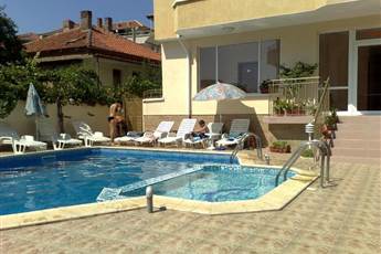 Larisa 1&2 Hotel 3* Larisa 1&2 Hotel 3*