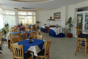 Larisa 1&2 Hotel 3* Larisa 1&2 Hotel 3*