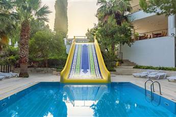 Larissa Beach Club Side 4* Larissa Beach Club Side 4*