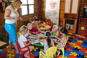 Larissa Beach Club Side 4* Larissa Beach Club Side 4*