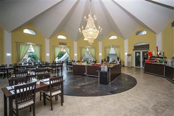 Larissa Inn Hotel 4*