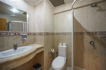 Larissa Inn Hotel 4*