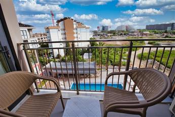 Laristone Suite Spa Hotel 4*