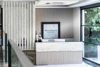 Laristone Suite Spa Hotel