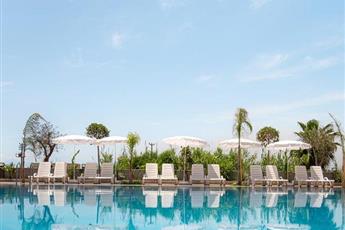 Laristone Suite Spa Hotel