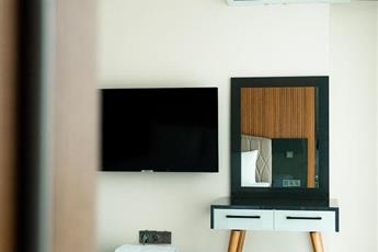 Laristone Suite Spa Hotel