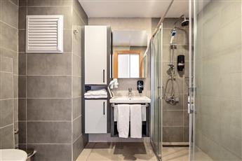 Laristone Suite Spa Hotel