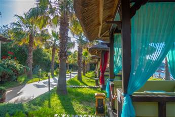 Latanya Park Resort 4*