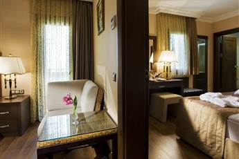 Latanya Park Resort 4*