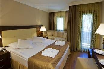 Latanya Park Resort 4*