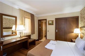 Latanya Park Resort