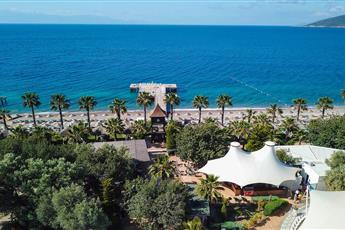 Latanya Park Resort