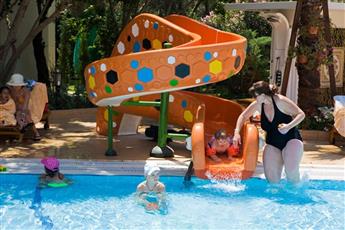 Latanya Park Resort