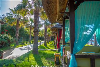 Latanya Park Resort
