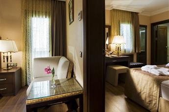 Latanya Park Resort