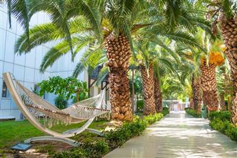 Latanya Park Resort
