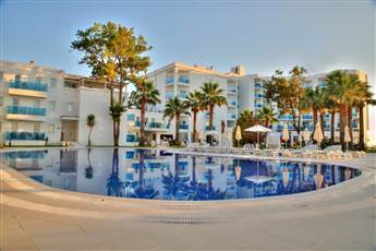 Le Bleu Hotel & Resort 5* Le Bleu Hotel & Resort 5*