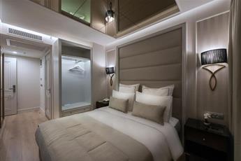 Le Petit Palace Hotel 5*