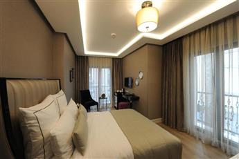 Le Petit Palace Hotel 5*