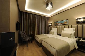 Le Petit Palace Hotel 5*