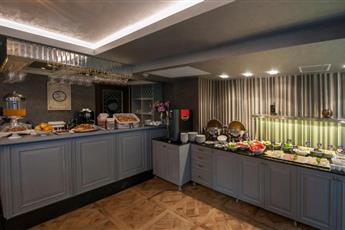 Le Petit Palace Hotel 5*