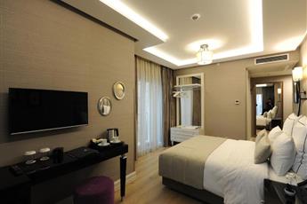 Le Petit Palace Hotel