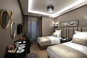 Le Petit Palace Hotel